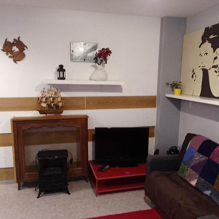 Guesthouse Familial Pour 2,3,4 Personnes De 44M2- Accessible Handic -Rez De Chaussee-Vues Sur Rue Et Patio Prive - Sejour, Chambre Separee-Cuisine,Salle De Bain,Lit Double Et Canape-Lit 2Pers-Entree De La Rue Berzelius-5 Minutes Du Metro Brochant-Lig Paryż Zewnętrze zdjęcie