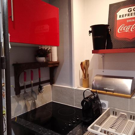 Guesthouse Familial Pour 2,3,4 Personnes De 44M2- Accessible Handic -Rez De Chaussee-Vues Sur Rue Et Patio Prive - Sejour, Chambre Separee-Cuisine,Salle De Bain,Lit Double Et Canape-Lit 2Pers-Entree De La Rue Berzelius-5 Minutes Du Metro Brochant-Lig Paryż Zewnętrze zdjęcie