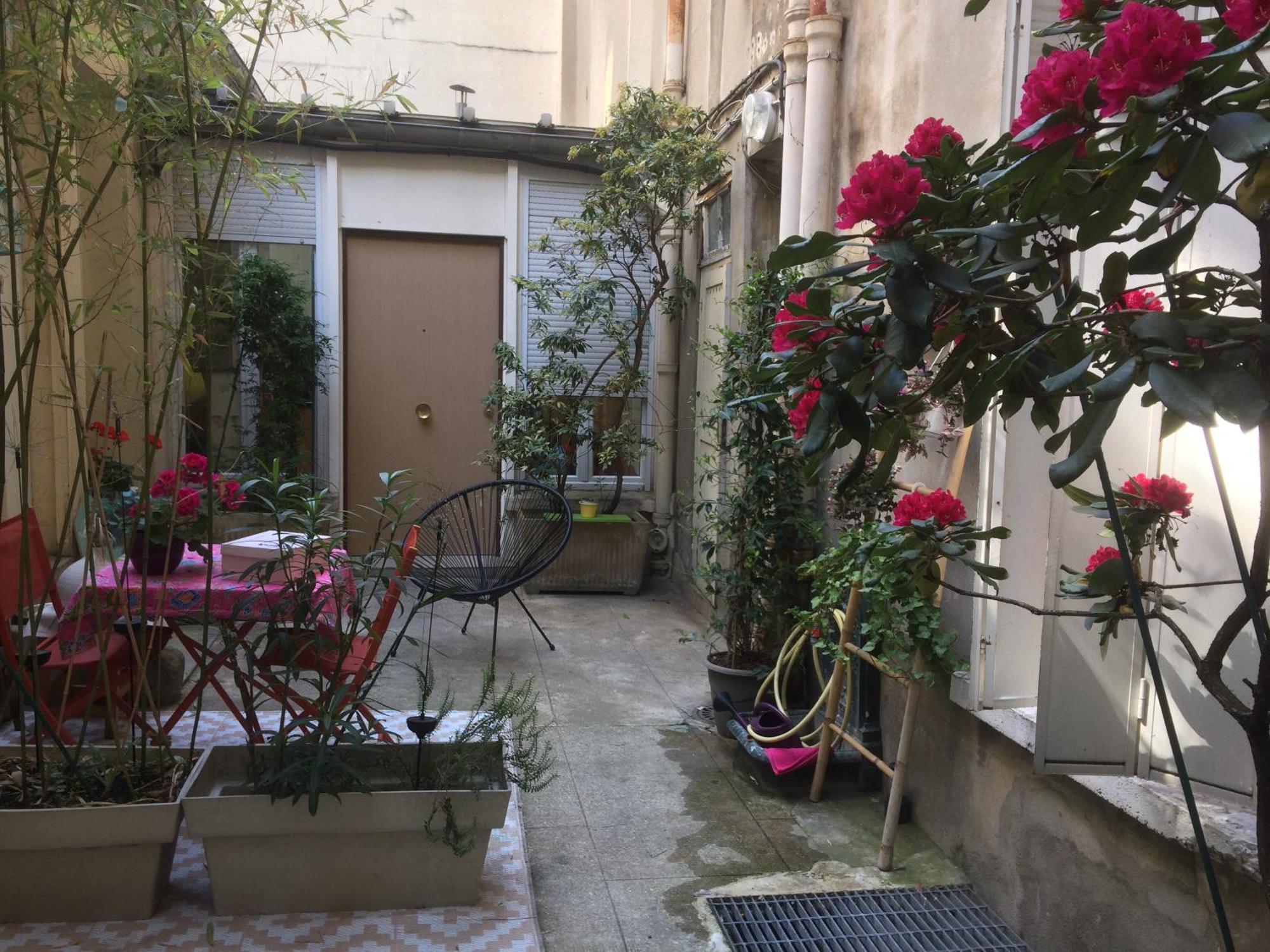 Guesthouse Familial Pour 2,3,4 Personnes De 44M2- Accessible Handic -Rez De Chaussee-Vues Sur Rue Et Patio Prive - Sejour, Chambre Separee-Cuisine,Salle De Bain,Lit Double Et Canape-Lit 2Pers-Entree De La Rue Berzelius-5 Minutes Du Metro Brochant-Lig Paryż Zewnętrze zdjęcie