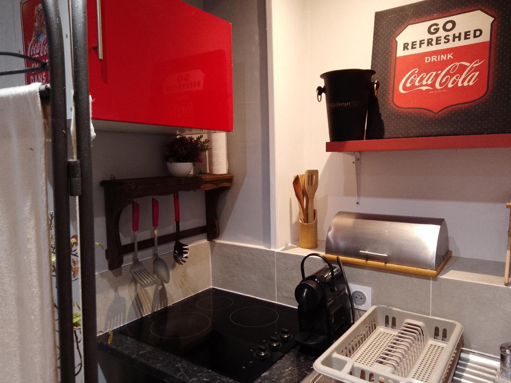 Guesthouse Familial Pour 2,3,4 Personnes De 44M2- Accessible Handic -Rez De Chaussee-Vues Sur Rue Et Patio Prive - Sejour, Chambre Separee-Cuisine,Salle De Bain,Lit Double Et Canape-Lit 2Pers-Entree De La Rue Berzelius-5 Minutes Du Metro Brochant-Lig Paryż Zewnętrze zdjęcie